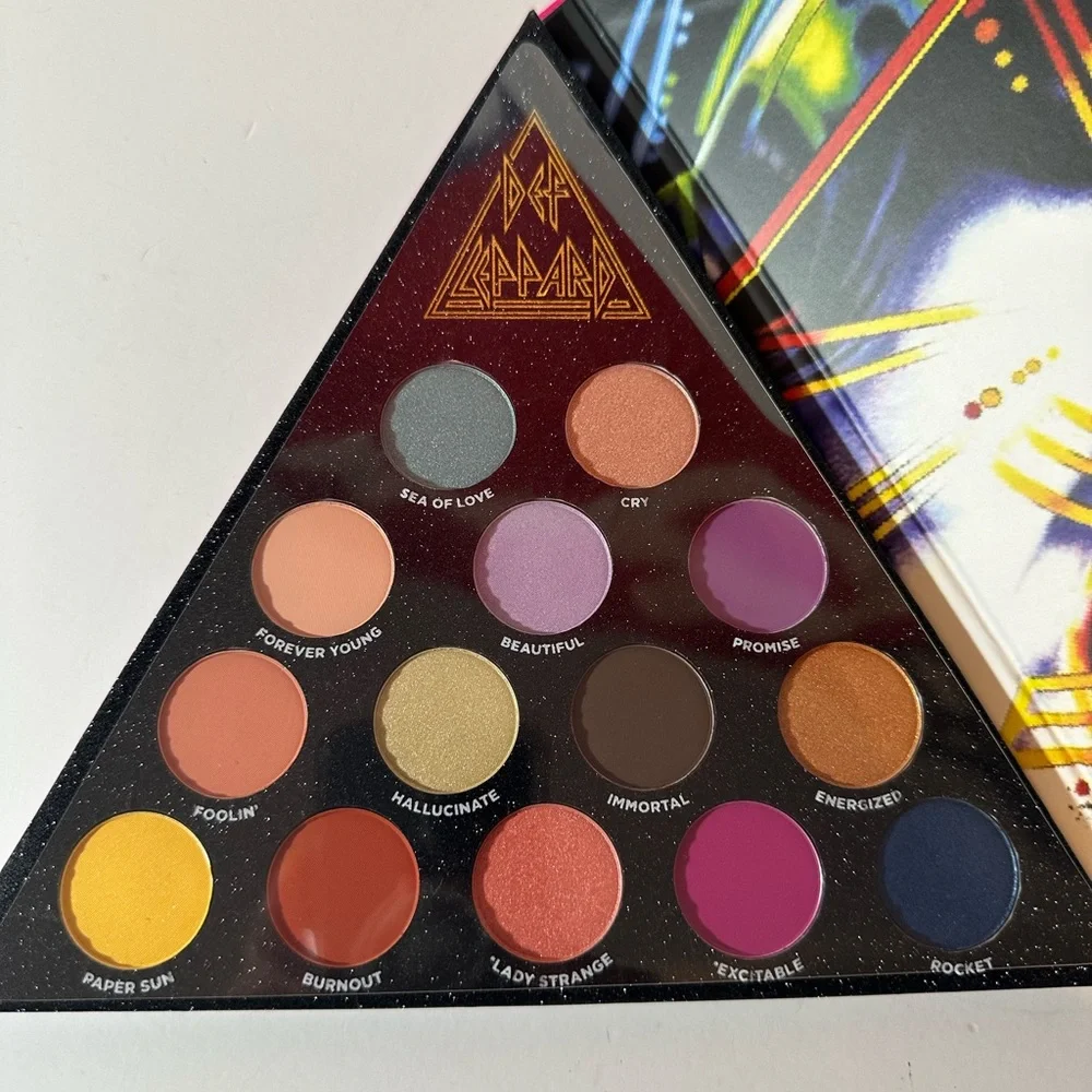 DEF Leppard X Rock And Roll Beauty Rock & 14 Color Eyeshadow Artistry Palette